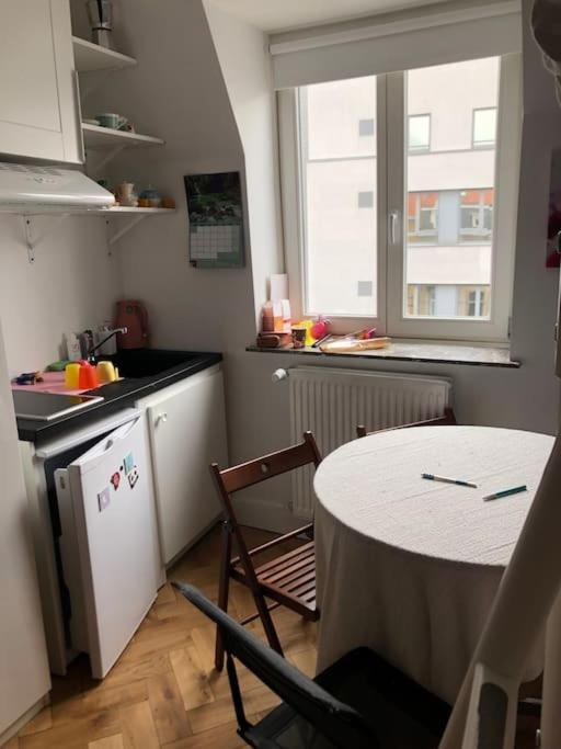Stay In Maison De Metre In Etterbeek Bruxelles Extérieur photo